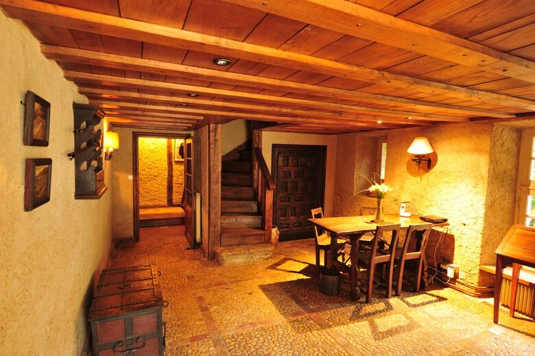 A Suite at Chateau Alizes - Sourzac, France