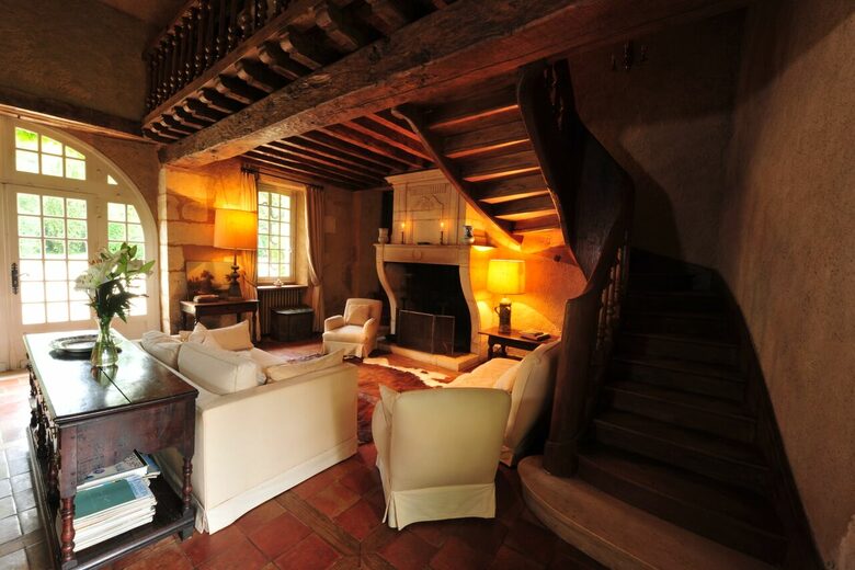 A Suite at Chateau Alizes - Sourzac, France