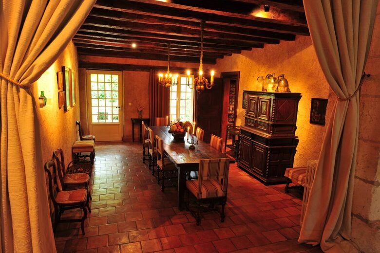 A Suite at Chateau Alizes - Sourzac, France