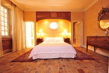 A Suite at Chateau Alizes - Sourzac, France