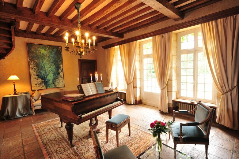 A Suite at Chateau Alizes - Sourzac, France
