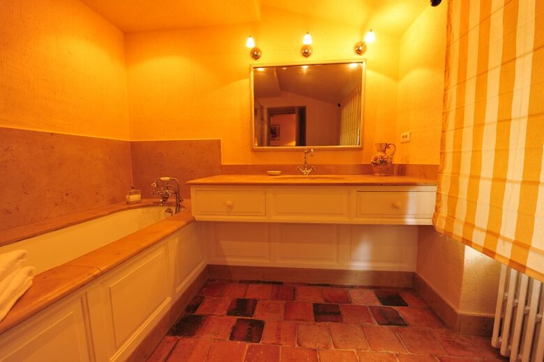 A Suite at Chateau Alizes - Sourzac, France