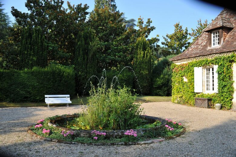 A Suite at Chateau Alizes - Sourzac, France