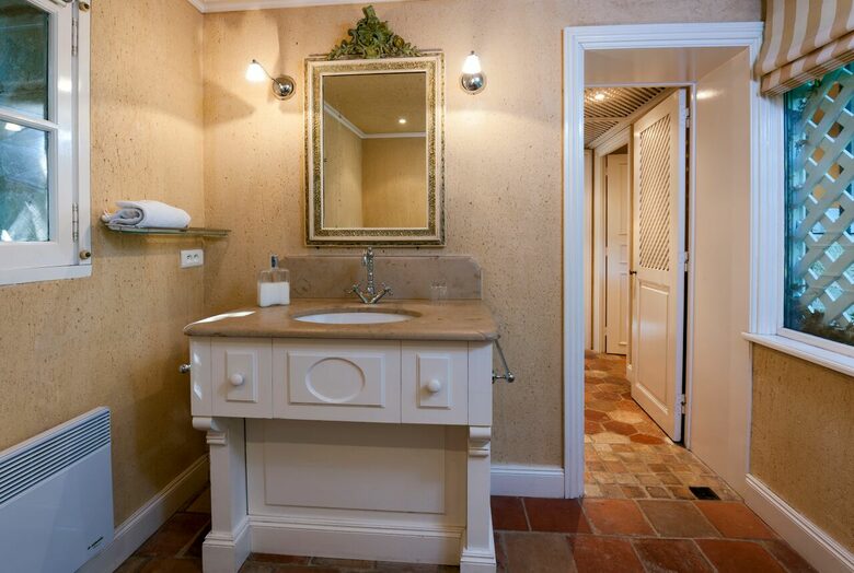 5 NIGHT STAY at Chateau Alizes - Sourzac, France