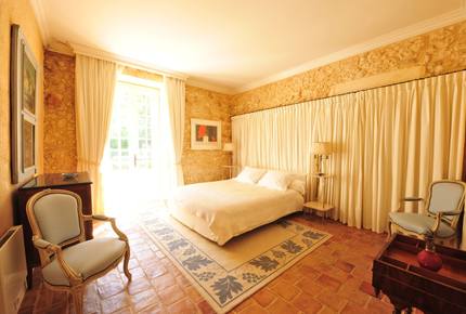 A Suite at Chateau Alizes - Sourzac, France