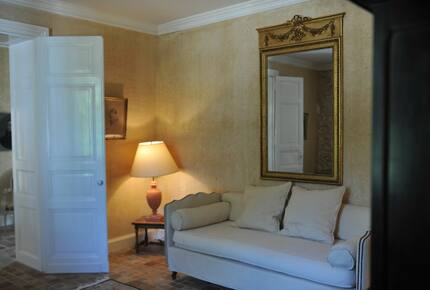 5 NIGHT STAY at Chateau Alizes - Sourzac, France