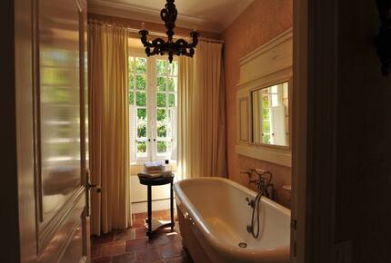 A Suite at Chateau Alizes - Sourzac, France