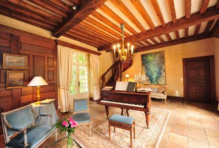 5 NIGHT STAY at Chateau Alizes - Sourzac, France