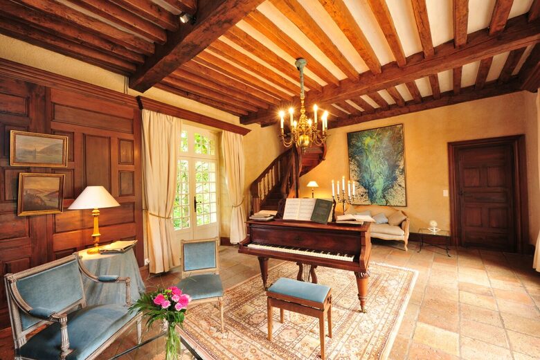 5 NIGHT STAY at Chateau Alizes - Sourzac, France