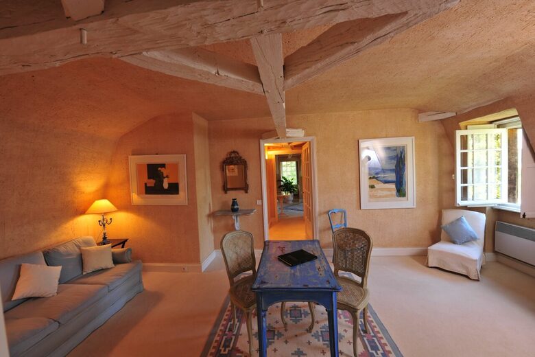 A Suite at Chateau Alizes - Sourzac, France