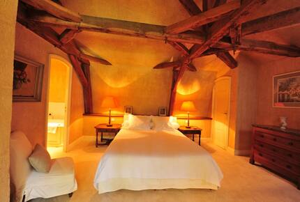 A Suite at Chateau Alizes - Sourzac, France