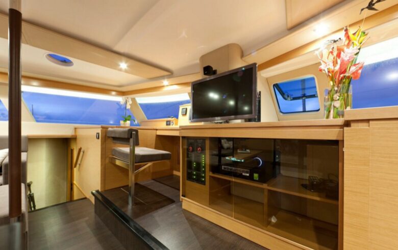 TradeWinds 59β 5-Cabin Crewed Catamaran Luxury Class β Guadeloupe Sailing Vacation - Guadeloupe, Guadeloupe