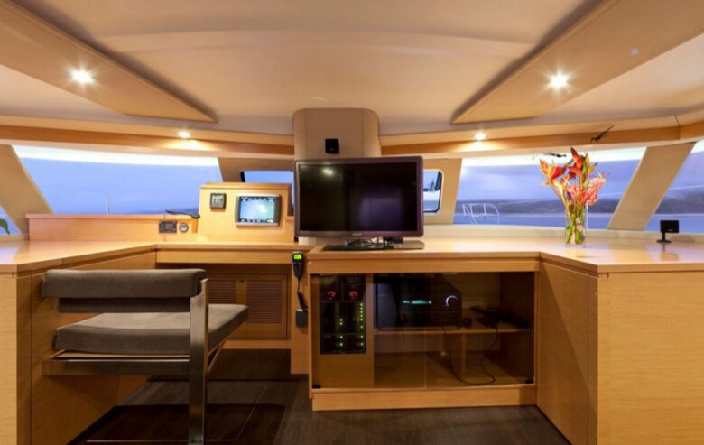 TradeWinds 59β 5-Cabin Crewed Catamaran Luxury Class β Guadeloupe Sailing Vacation - Guadeloupe, Guadeloupe