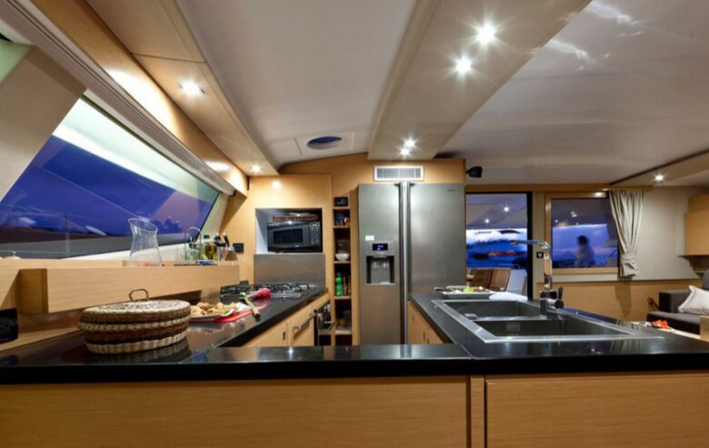 TradeWinds 59β 5-Cabin Crewed Catamaran Luxury Class β Guadeloupe Sailing Vacation - Guadeloupe, Guadeloupe