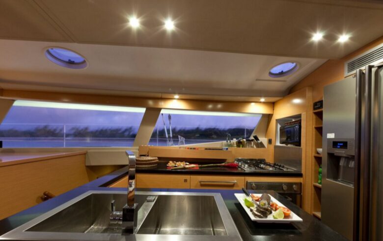 TradeWinds 59β 5-Cabin Crewed Catamaran Luxury Class β Guadeloupe Sailing Vacation - Guadeloupe, Guadeloupe