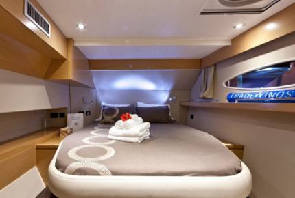 TradeWinds 59β 5-Cabin Crewed Catamaran Luxury Class β Guadeloupe Sailing Vacation - Guadeloupe, Guadeloupe