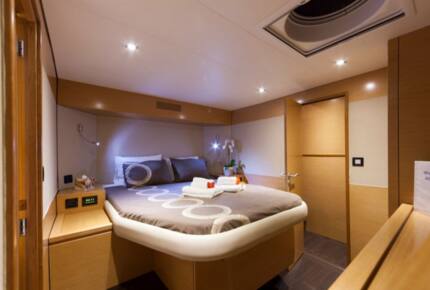 TradeWinds 59β 5-Cabin Crewed Catamaran Luxury Class β Guadeloupe Sailing Vacation - Guadeloupe, Guadeloupe