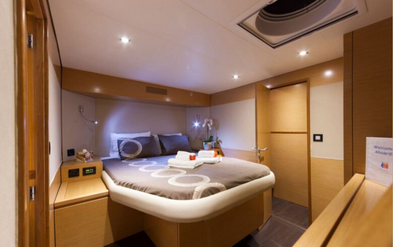 TradeWinds 59β 5-Cabin Crewed Catamaran Luxury Class β Guadeloupe Sailing Vacation - Guadeloupe, Guadeloupe