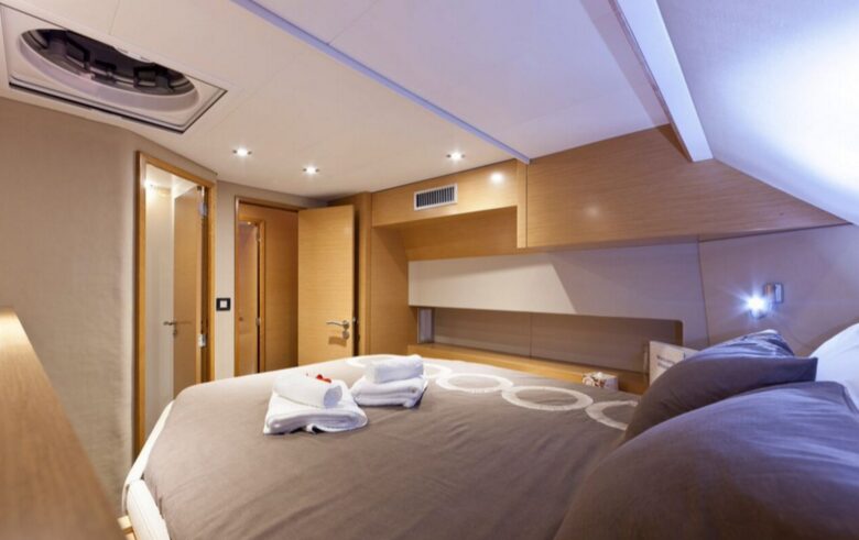 TradeWinds 59β 5-Cabin Crewed Catamaran Luxury Class β Guadeloupe Sailing Vacation - Guadeloupe, Guadeloupe