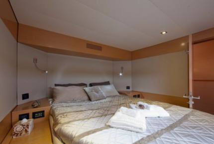 TradeWinds 59β 5-Cabin Crewed Catamaran Luxury Class β Guadeloupe Sailing Vacation - Guadeloupe, Guadeloupe