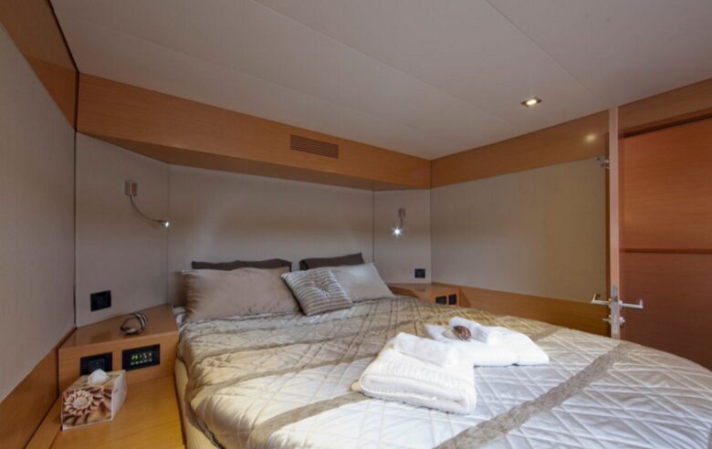 TradeWinds 59β 5-Cabin Crewed Catamaran Luxury Class β Guadeloupe Sailing Vacation - Guadeloupe, Guadeloupe