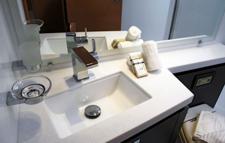 TradeWinds 59β 5-Cabin Crewed Catamaran Luxury Class β Guadeloupe Sailing Vacation - Guadeloupe, Guadeloupe