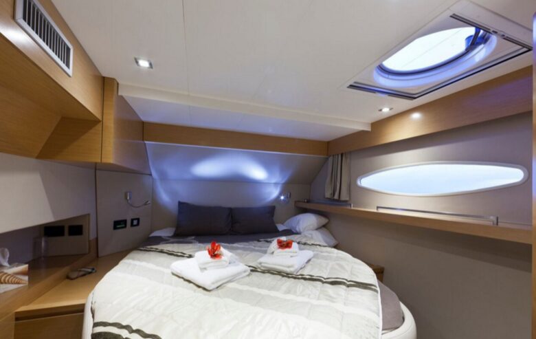 TradeWinds 59β 5-Cabin Crewed Catamaran Luxury Class β Guadeloupe Sailing Vacation - Guadeloupe, Guadeloupe