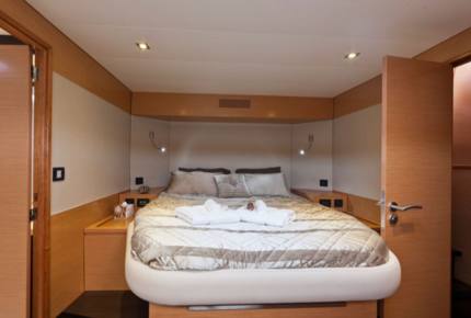 TradeWinds 59β 5-Cabin Crewed Catamaran Luxury Class β Guadeloupe Sailing Vacation - Guadeloupe, Guadeloupe