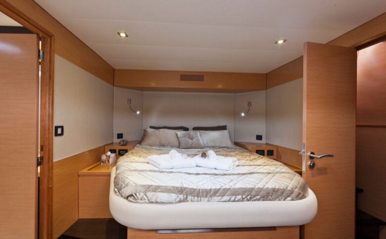 TradeWinds 59β 5-Cabin Crewed Catamaran Luxury Class β Guadeloupe Sailing Vacation - Guadeloupe, Guadeloupe