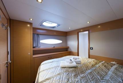 TradeWinds 59β 5-Cabin Crewed Catamaran Luxury Class β Guadeloupe Sailing Vacation - Guadeloupe, Guadeloupe