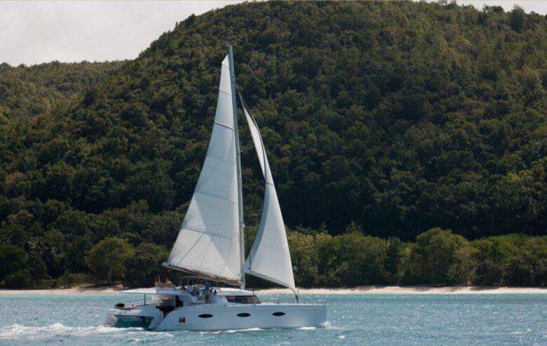 TradeWinds 59β 5-Cabin Crewed Catamaran Luxury Class β Guadeloupe Sailing Vacation - Guadeloupe, Guadeloupe