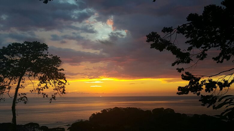 Casa Atardecer (Sunset House) - Dominicalito, Costa Rica