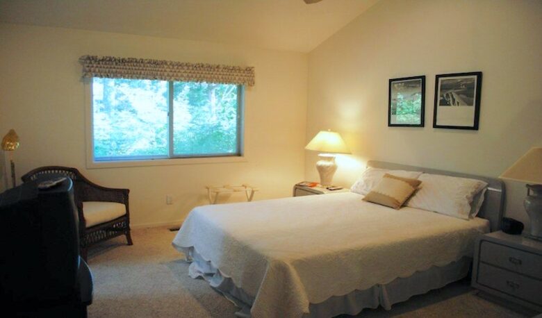 Kola Grounds - Southampton, New York