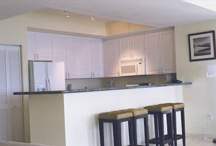 Miami Beach Yacht Club Penthouse - Miami Beach, Florida