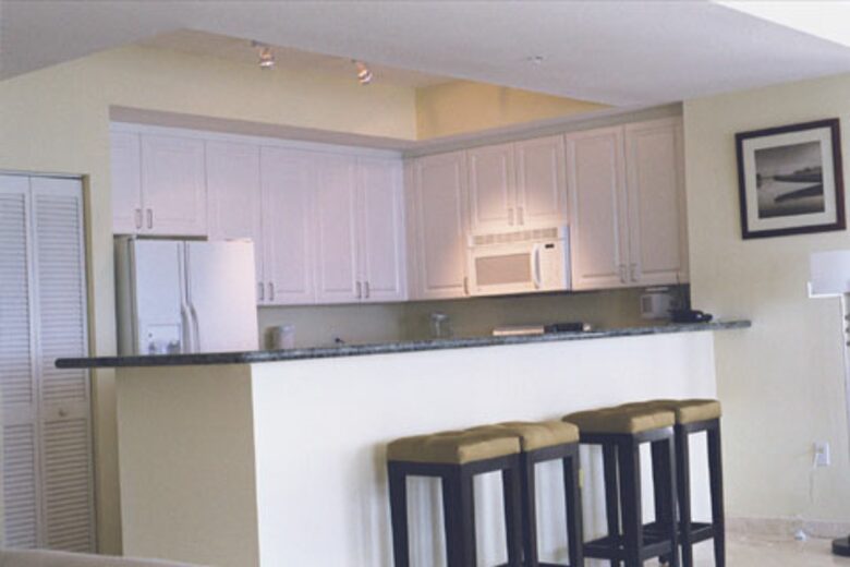 Miami Beach Yacht Club Penthouse - Miami Beach, Florida