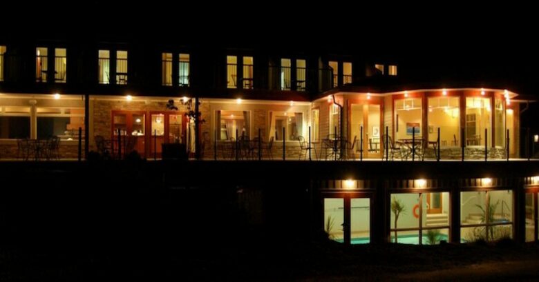 Mayne Island Luxury Cottage - Mayne Island, Canada