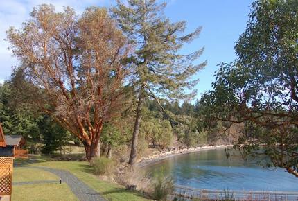 Mayne Island Luxury Cottage - Mayne Island, Canada