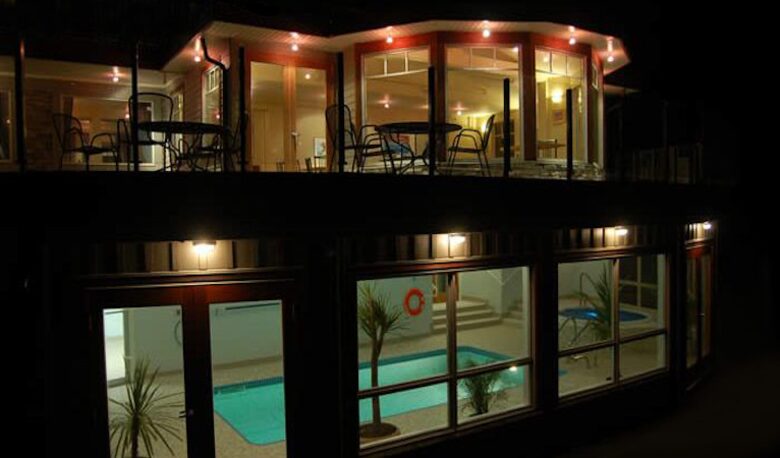 Mayne Island Luxury Cottage - Mayne Island, Canada