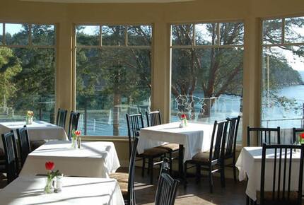 Mayne Island Luxury Cottage - Mayne Island, Canada