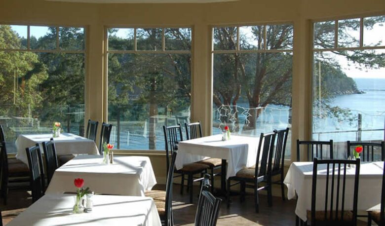 Mayne Island Luxury Cottage - Mayne Island, Canada