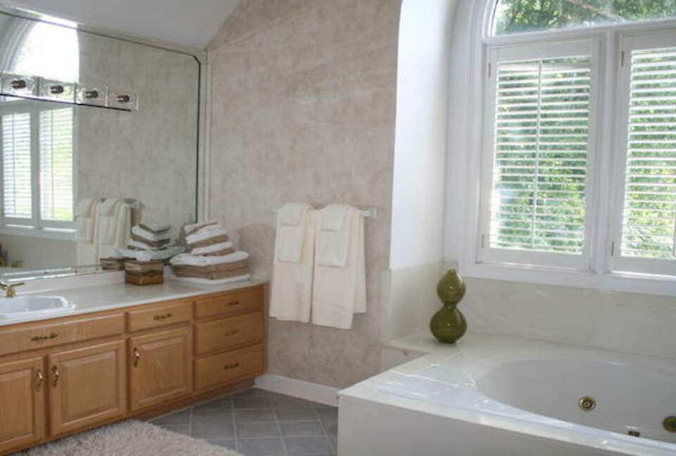 Elegant and Spacious Georgia Home - Roswell, Georgia