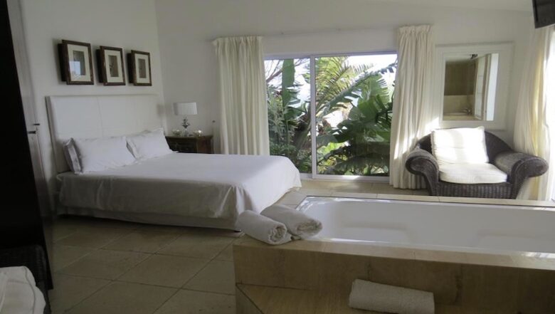 Villa on the Rocks - Llandudno, South Africa