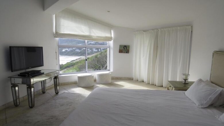 Villa on the Rocks - Llandudno, South Africa