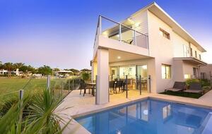 Cocos Beach Haven - Kawana island, Australia