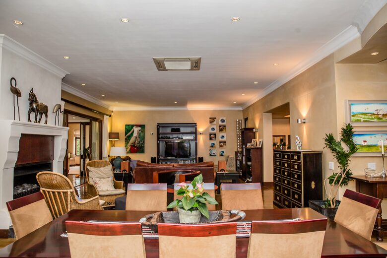 Cape Winelands Villa - Paarl, South Africa