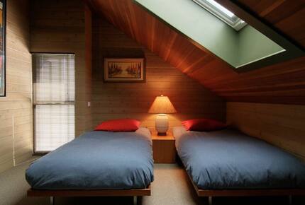 Writer's Mountain Retreat - Idyllwild-PineCove, California