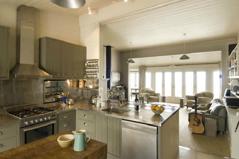 Remote Luxury in a Seafront Playground - Waimarama Beach, New Zealand