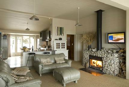 Remote Luxury in a Seafront Playground - Waimarama Beach, New Zealand