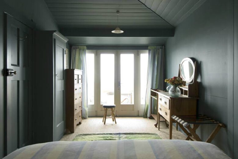 Remote Luxury in a Seafront Playground - Waimarama Beach, New Zealand