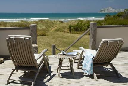 Remote Luxury in a Seafront Playground - Waimarama Beach, New Zealand